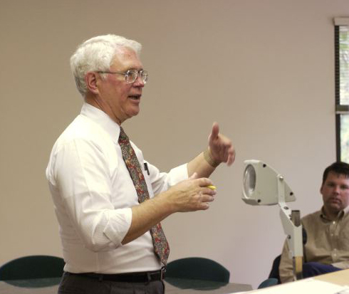 Luke L. Keefer Jr. teaches a course at Ashland Theological Seminary, the institution at which this Brethren in Christ theologian and church historian spent the majority of his career. (Courtesy of ATS)