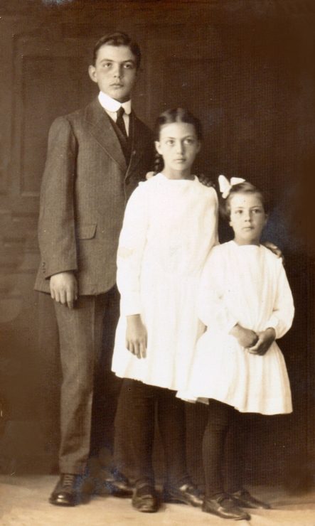 Frey siblings: Lester, Ruth, and Mabel